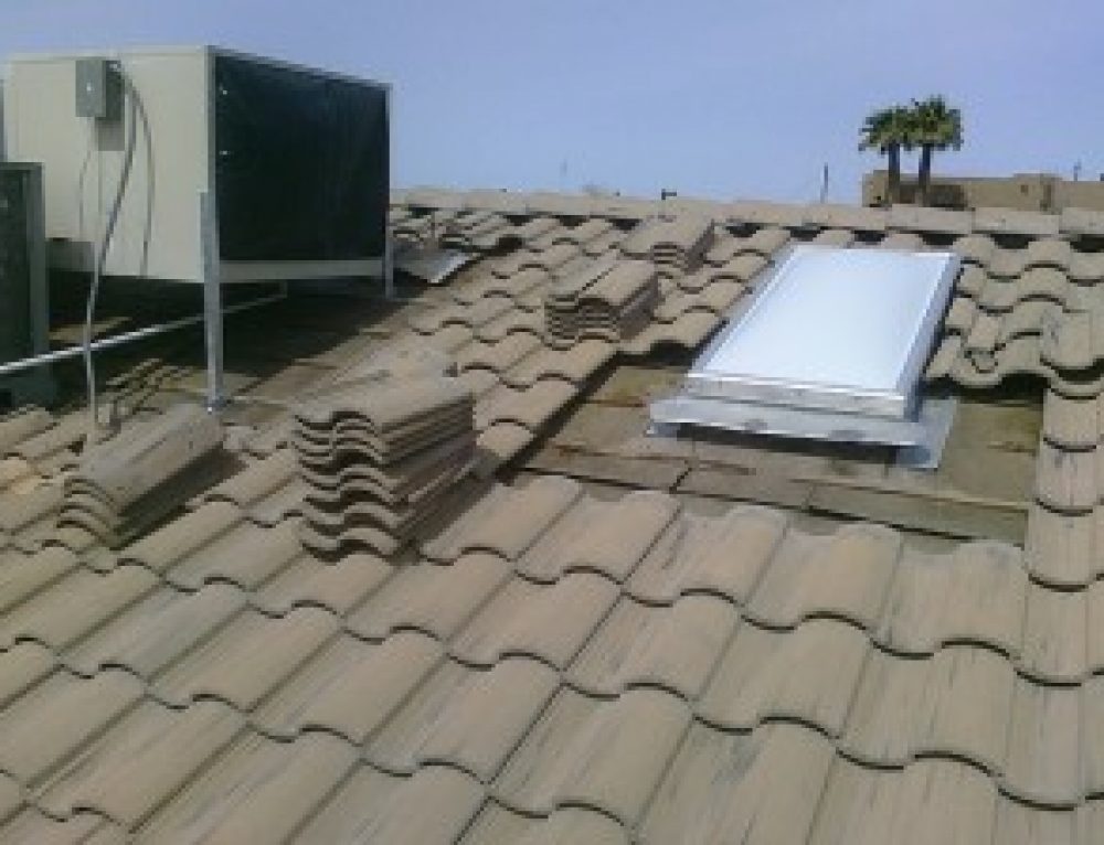Estimating-Your-Roof-Repair-300x224-500x383@2x.jpg